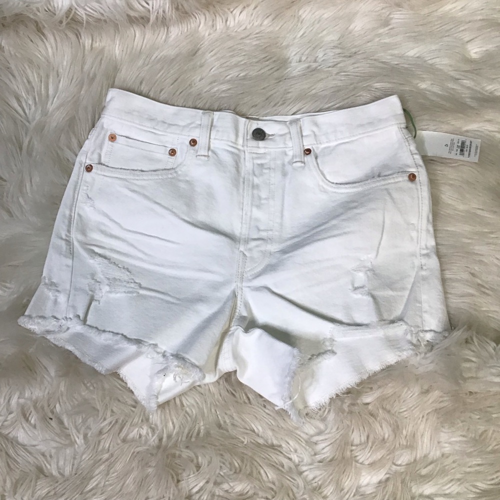 NWT AE77 Classic White Distressed the cut off  Jean Shorts‎